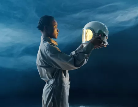 astronaut met helm